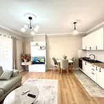 Appartamento Cozy Rr Sokrat Miho Tirana