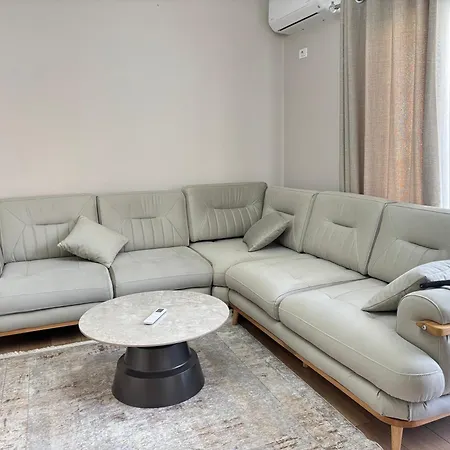 Cozy Rr Sokrat Miho * Tirana