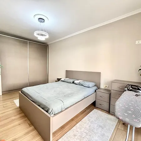 Cozy Rr Sokrat Miho Apartment Tirana