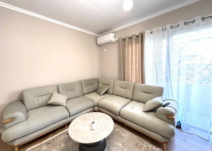 Appartamento Cozy Rr Sokrat Miho *